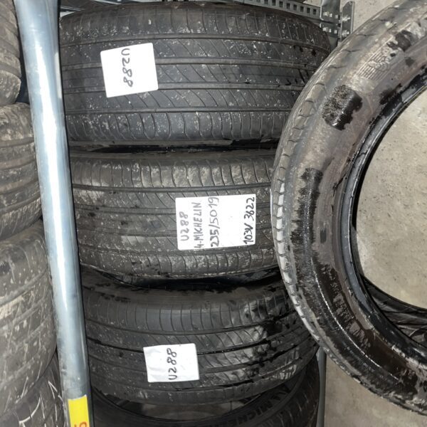 4 - MICHELIN 235/50R19 103V