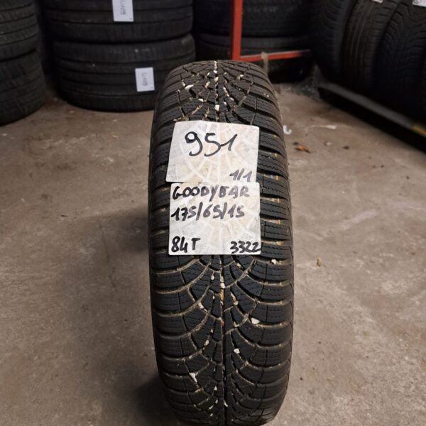 1 - GOODYEAR ULTRAGRIP 9+ 175/65R15 84T