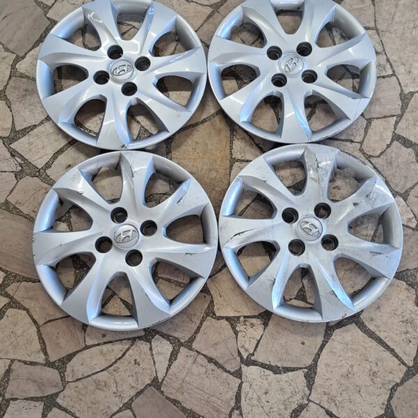 4 - COPRICERCHI ORIGINALI HYUNDAI 14"