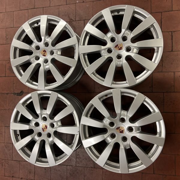 4 - CERCHI IN LEGA PORSCHE 8X20 5X130 ET57