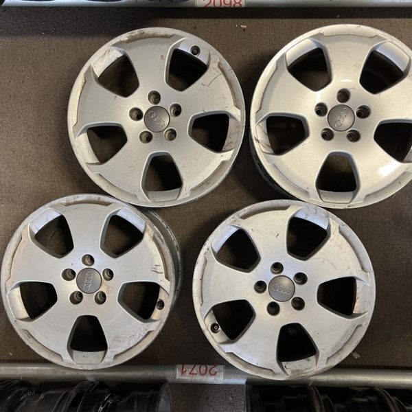 4 - CERCHI IN LEGA AUDI 7,5X17 5X112 ET55 CB57,1