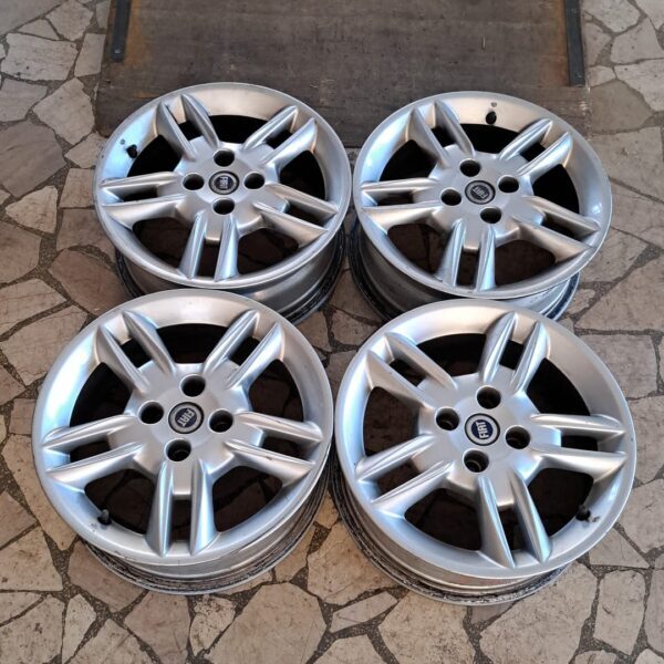 4 - CERCHI IN LEGA FIAT 6X15 4X98 ET33 CB 58,1