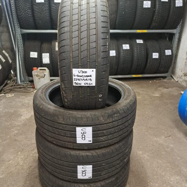 4 - GOODYEAR EAGLE F1 ASYMMETRIC 5 225/45R19 96W