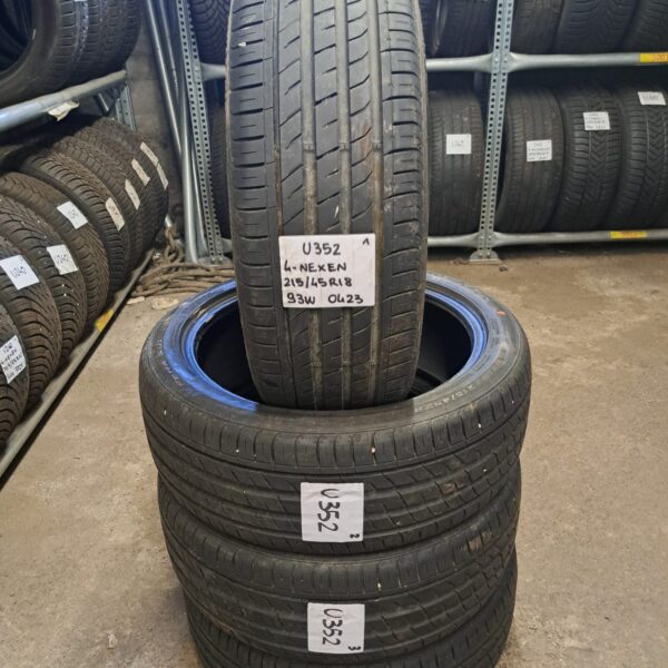 4 - NEXEN N'FERA SU1 215/45R18 93W